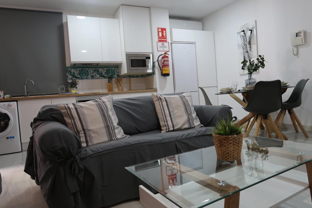 J & E Malaga Center Apartamentos المظهر الخارجي الصورة