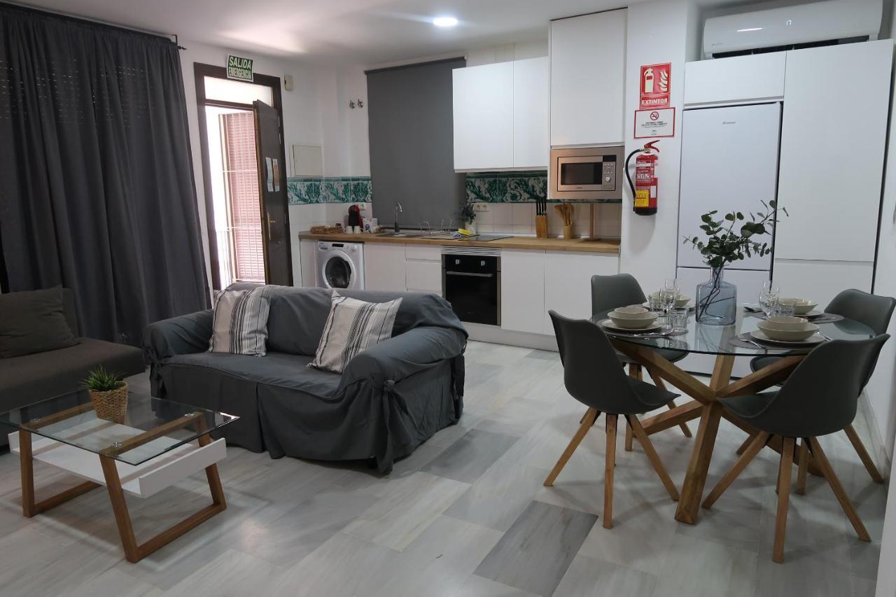 J & E Malaga Center Apartamentos المظهر الخارجي الصورة