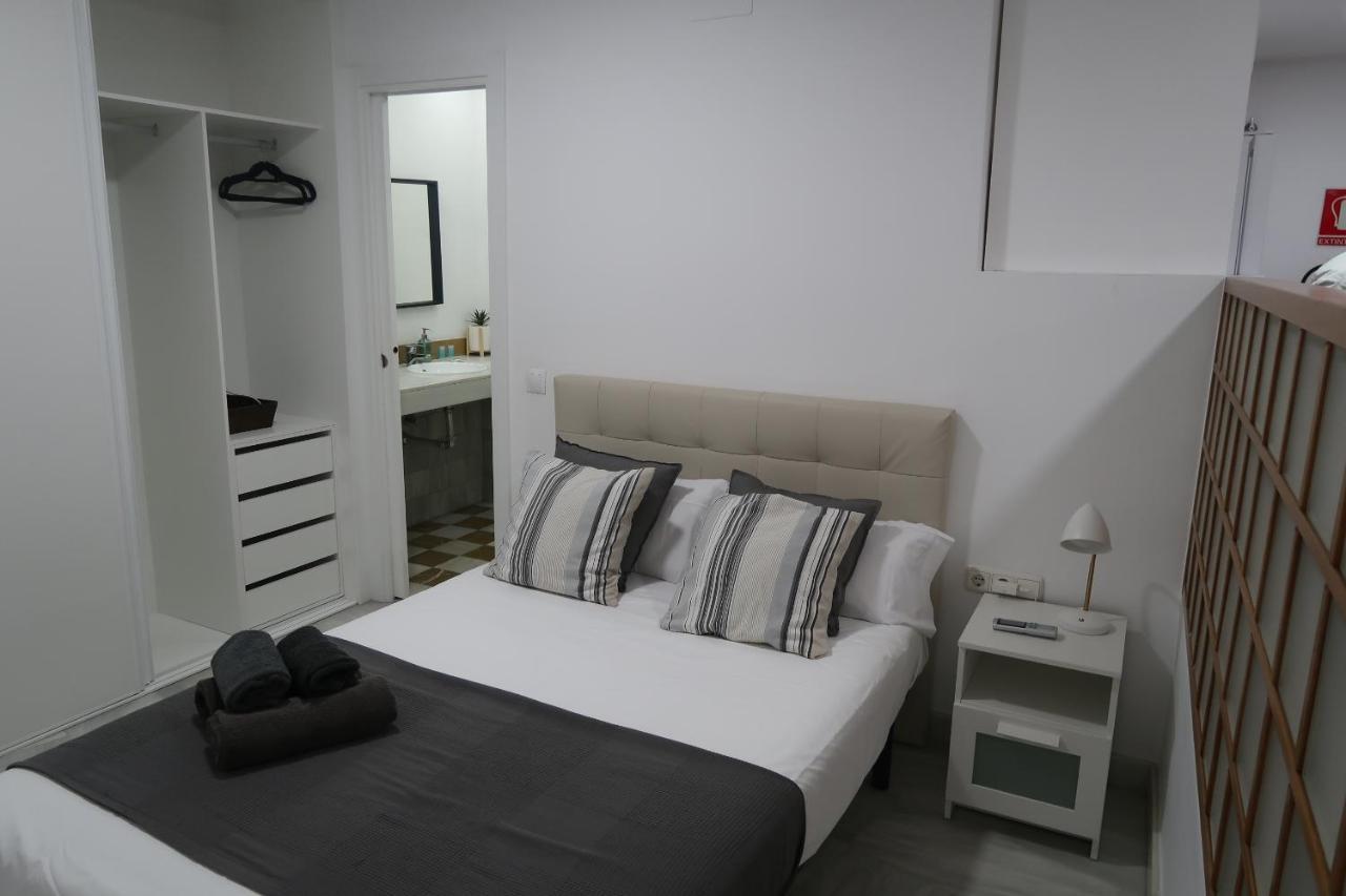 J & E Malaga Center Apartamentos المظهر الخارجي الصورة