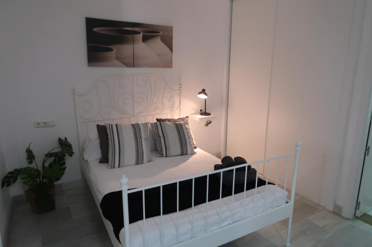 J & E Malaga Center Apartamentos المظهر الخارجي الصورة
