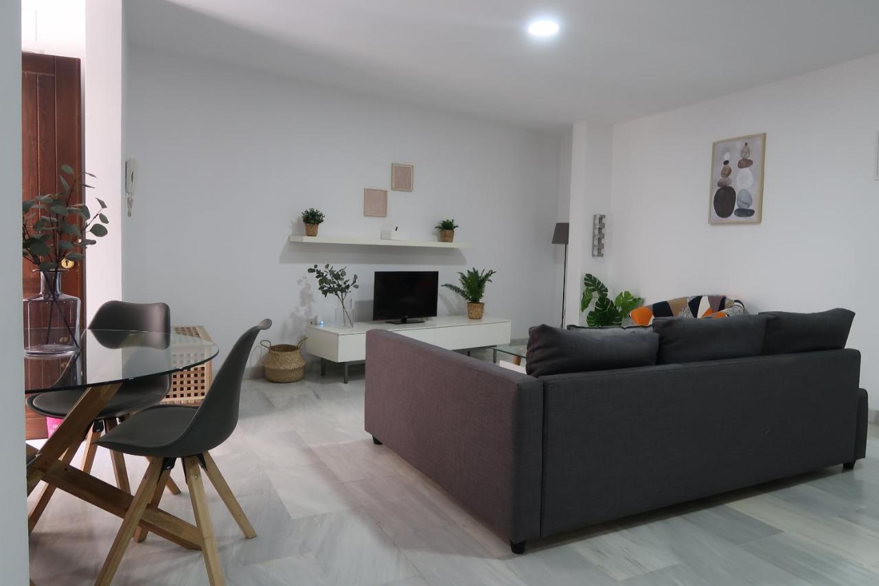 J & E Malaga Center Apartamentos المظهر الخارجي الصورة