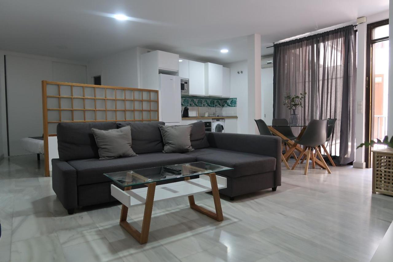 J & E Malaga Center Apartamentos المظهر الخارجي الصورة