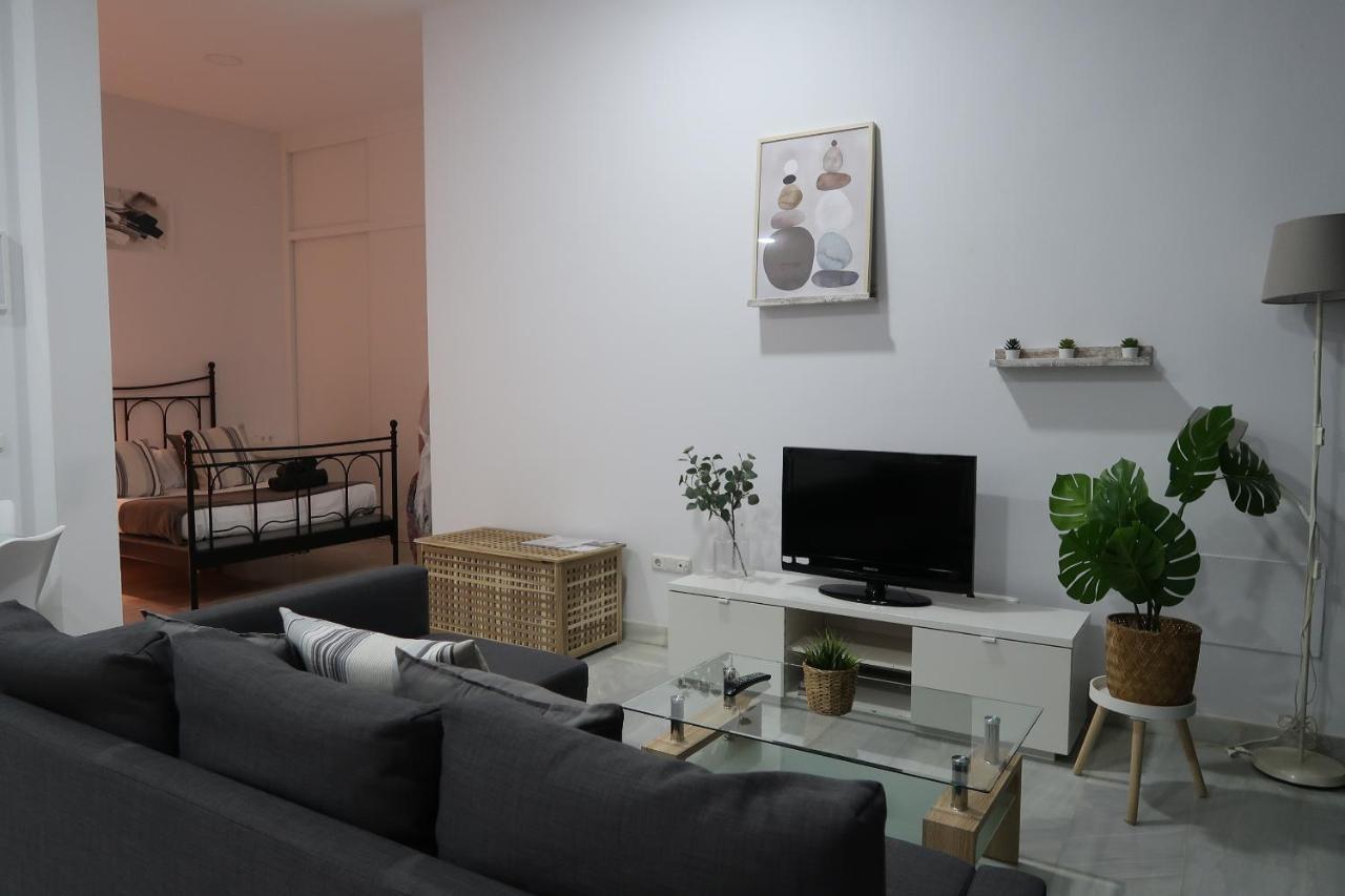 J & E Malaga Center Apartamentos المظهر الخارجي الصورة