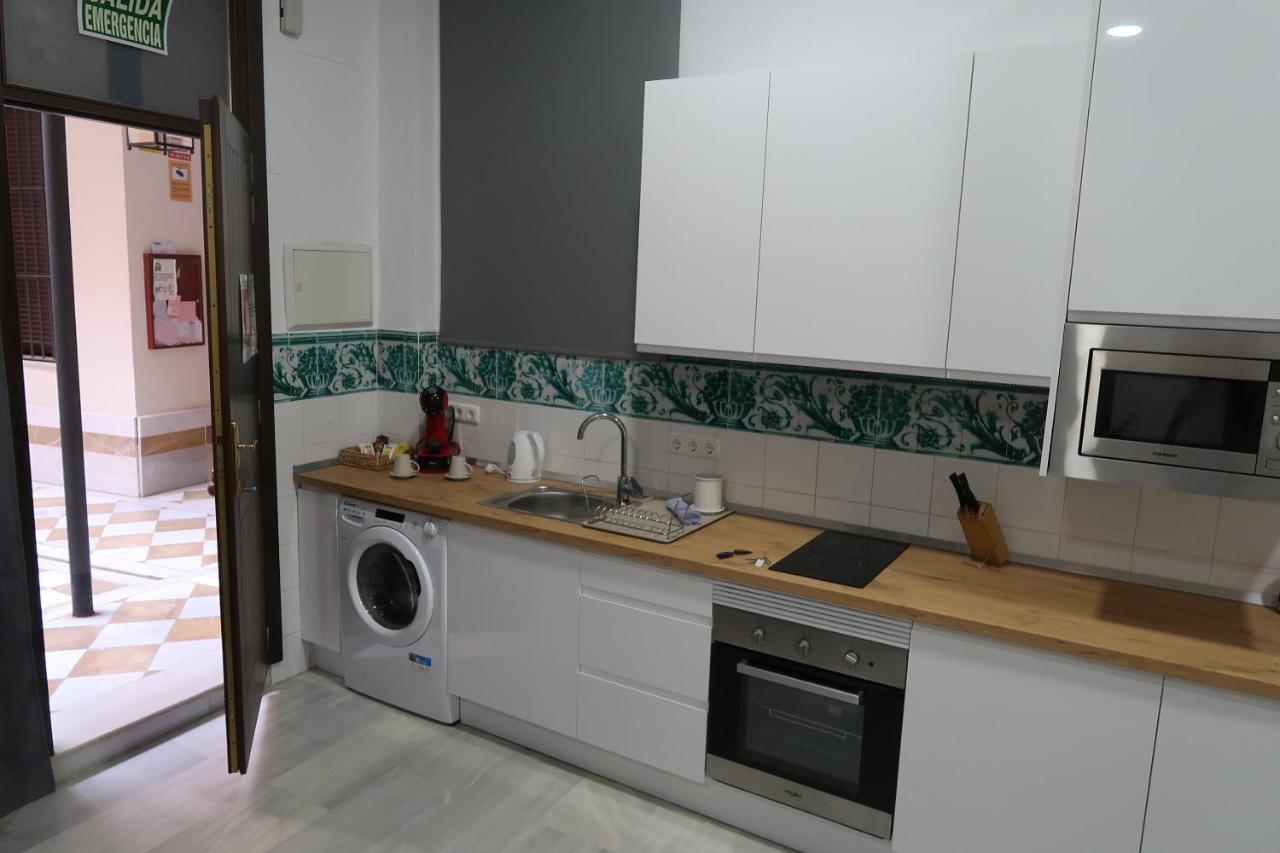 J & E Malaga Center Apartamentos المظهر الخارجي الصورة