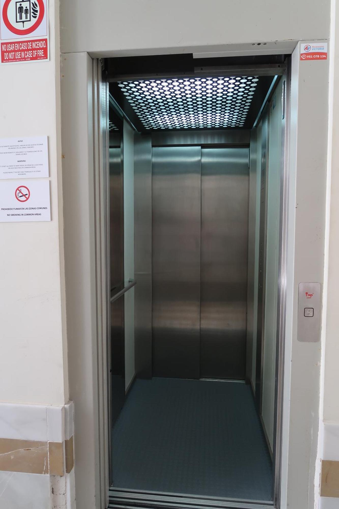 J & E Malaga Center Apartamentos المظهر الخارجي الصورة