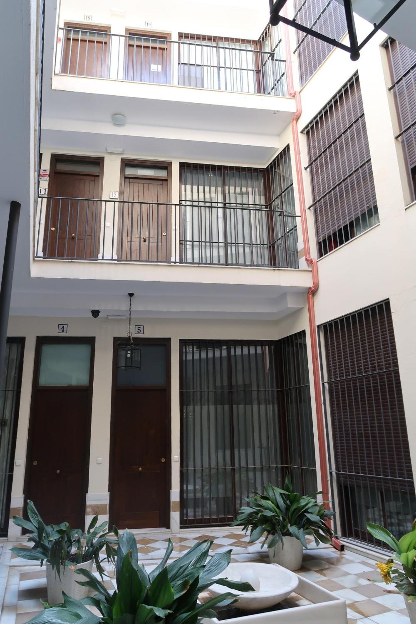 J & E Malaga Center Apartamentos المظهر الخارجي الصورة
