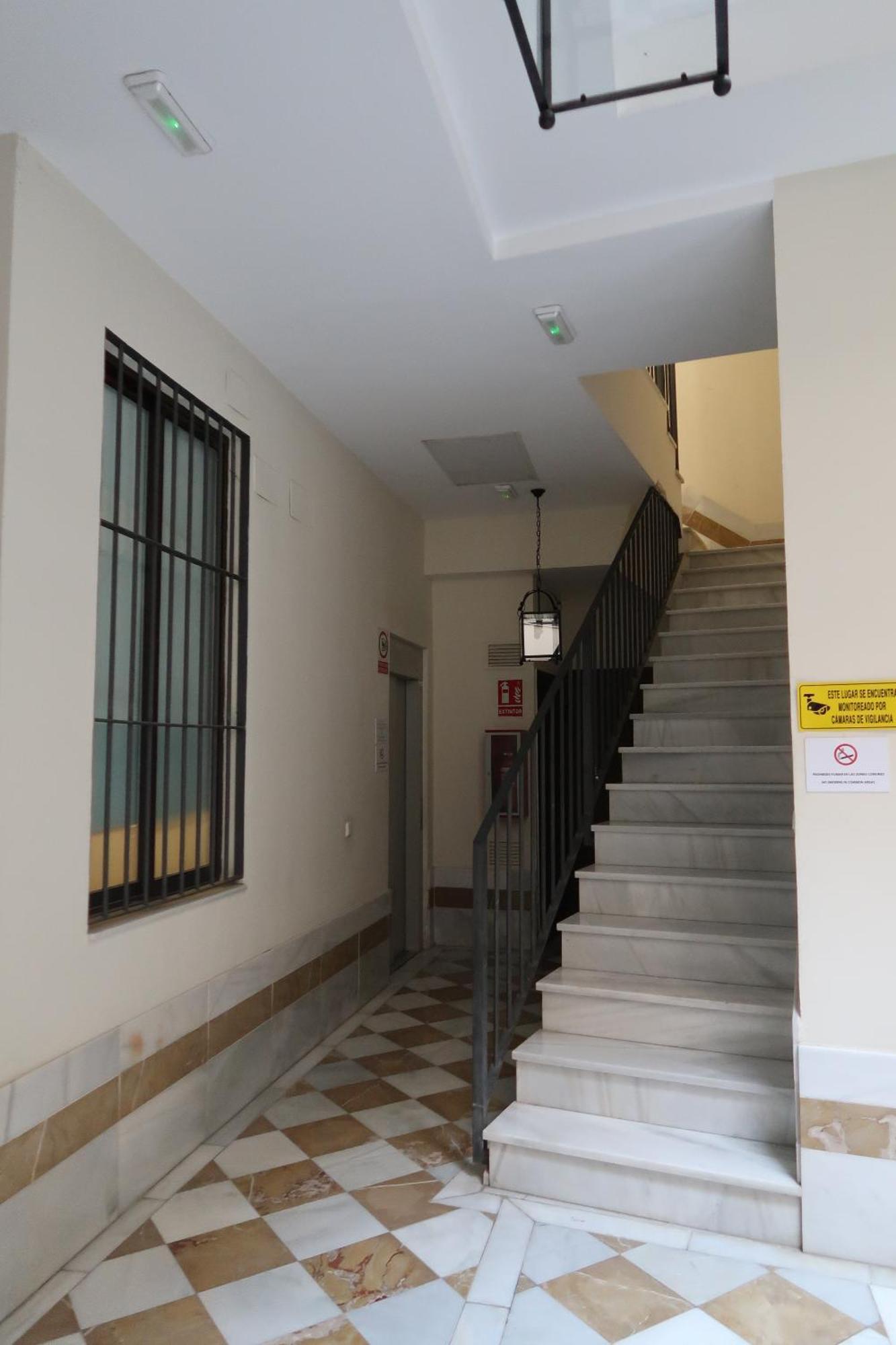 J & E Malaga Center Apartamentos المظهر الخارجي الصورة