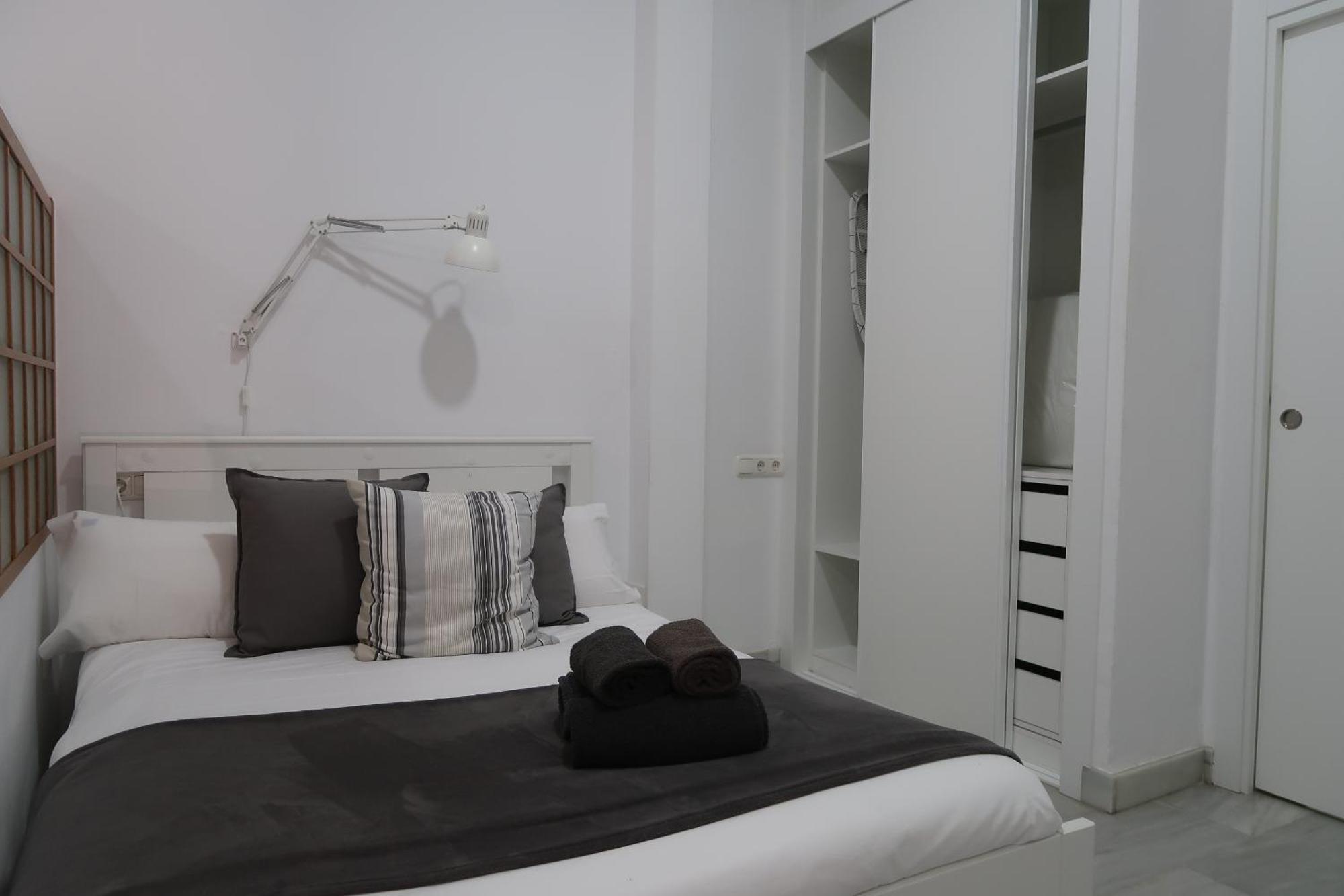 J & E Malaga Center Apartamentos المظهر الخارجي الصورة