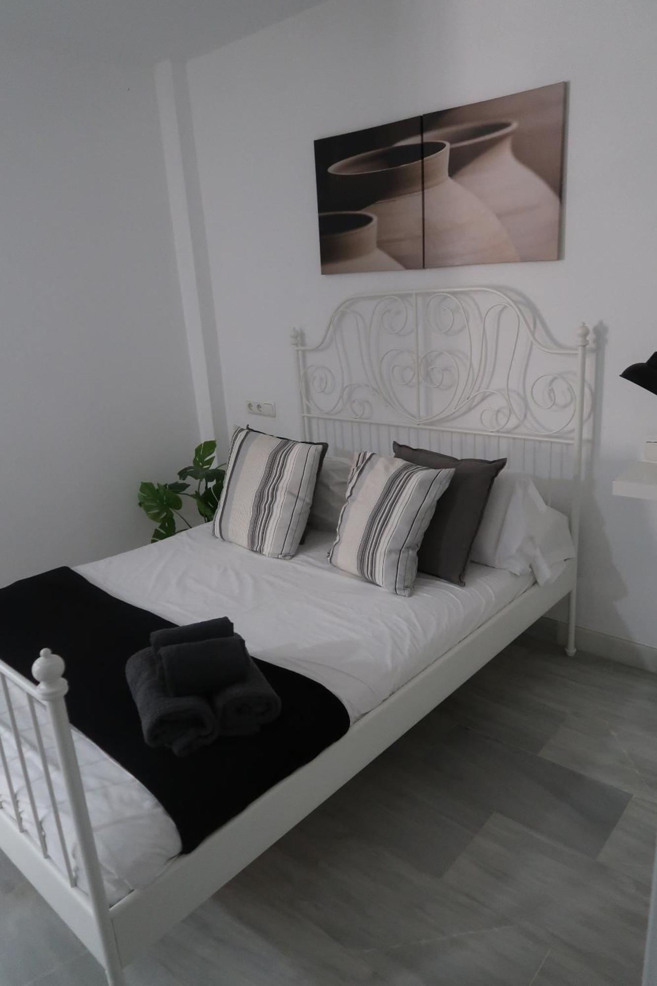 J & E Malaga Center Apartamentos المظهر الخارجي الصورة